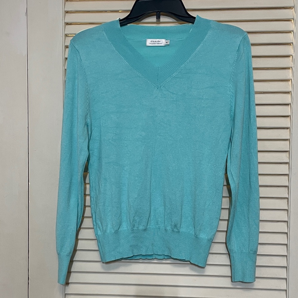Chic V-Neck Sweater in Teal